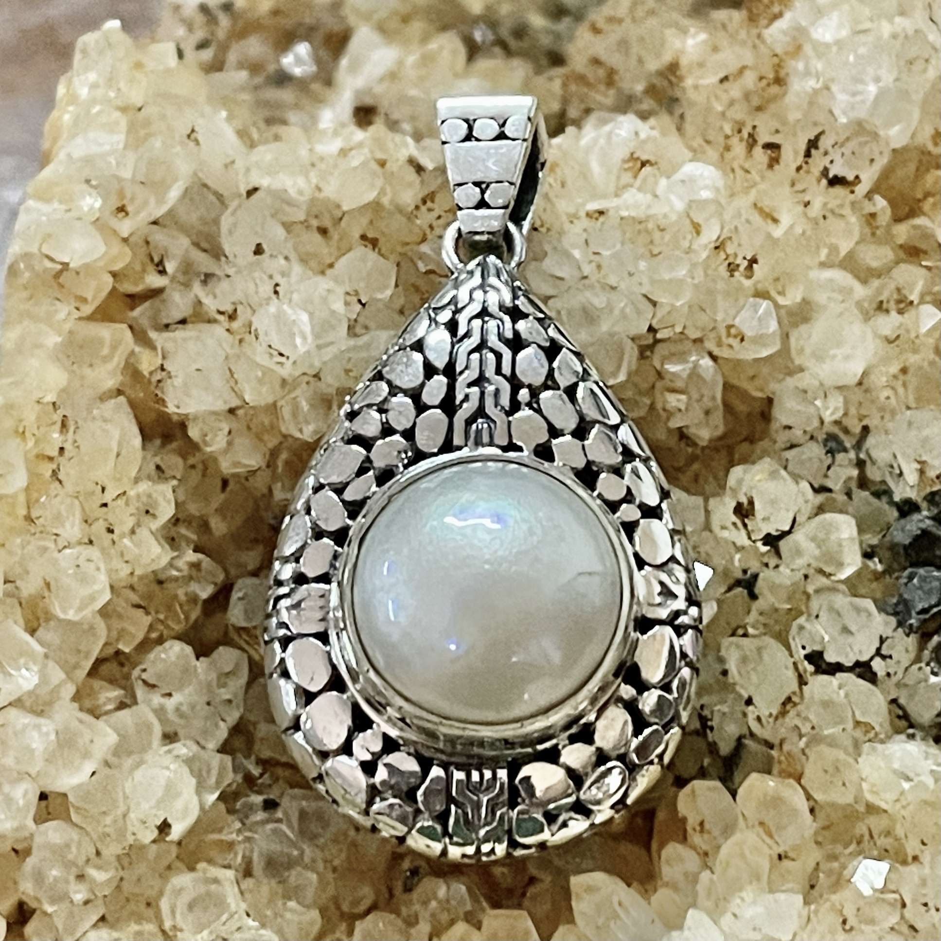 (HANDMADE 925 BALI SILVER PENDANT WITH MABE PEARL)